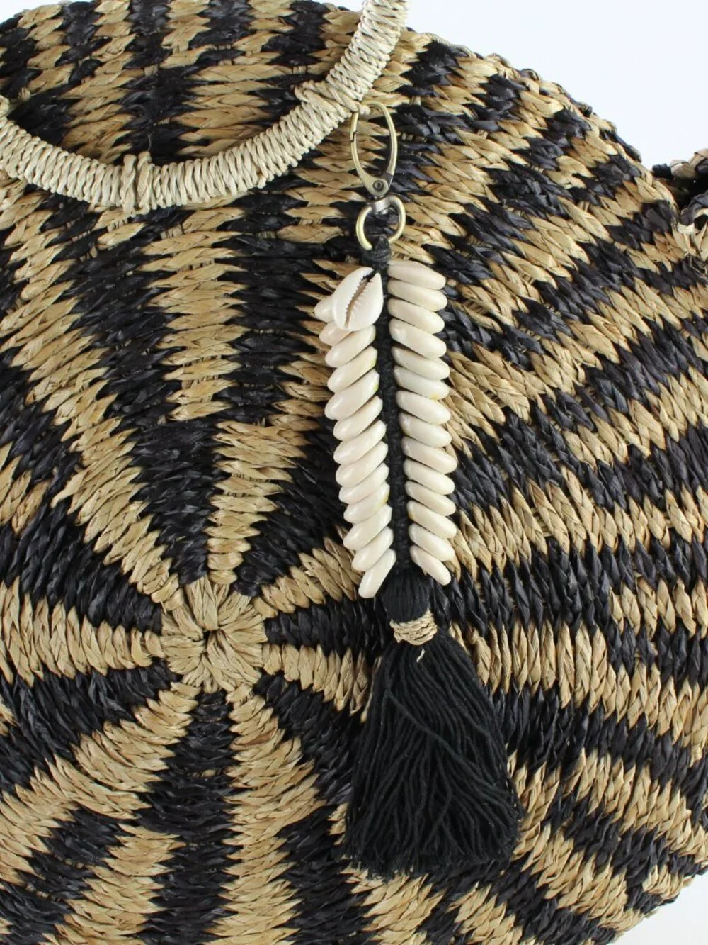 NWT Eco Handcraft Bali Round Grass Beach Tote with Seashell Tassel Charm 16